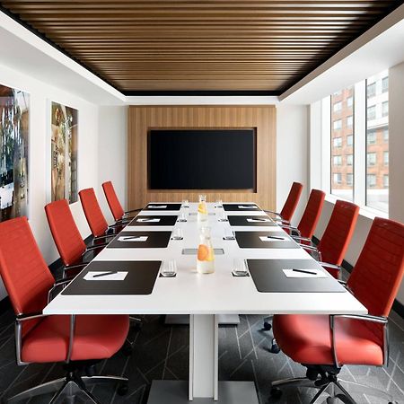 Humaniti Hotel Montreal, Autograph Collection Экстерьер фото
