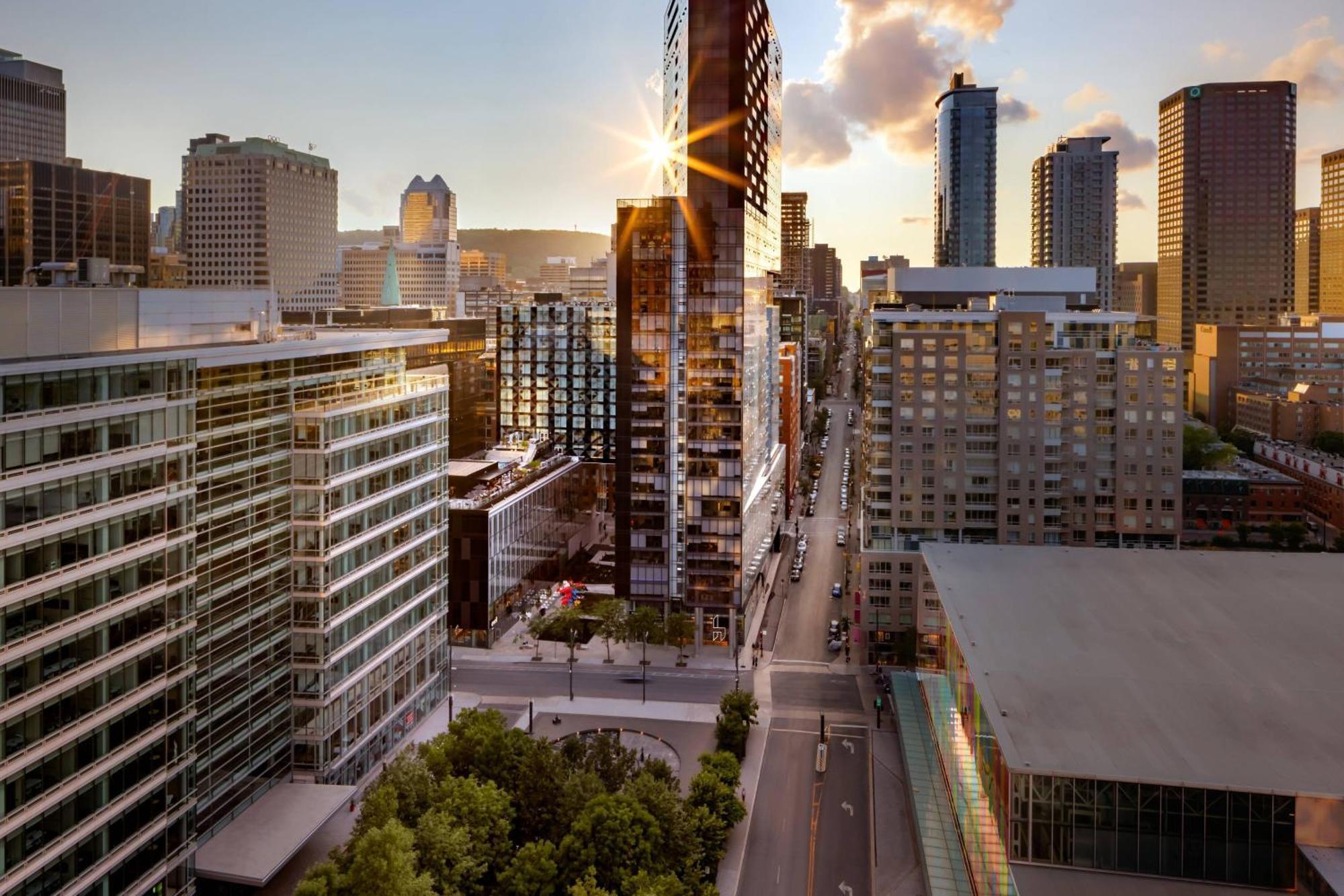 Humaniti Hotel Montreal, Autograph Collection Экстерьер фото