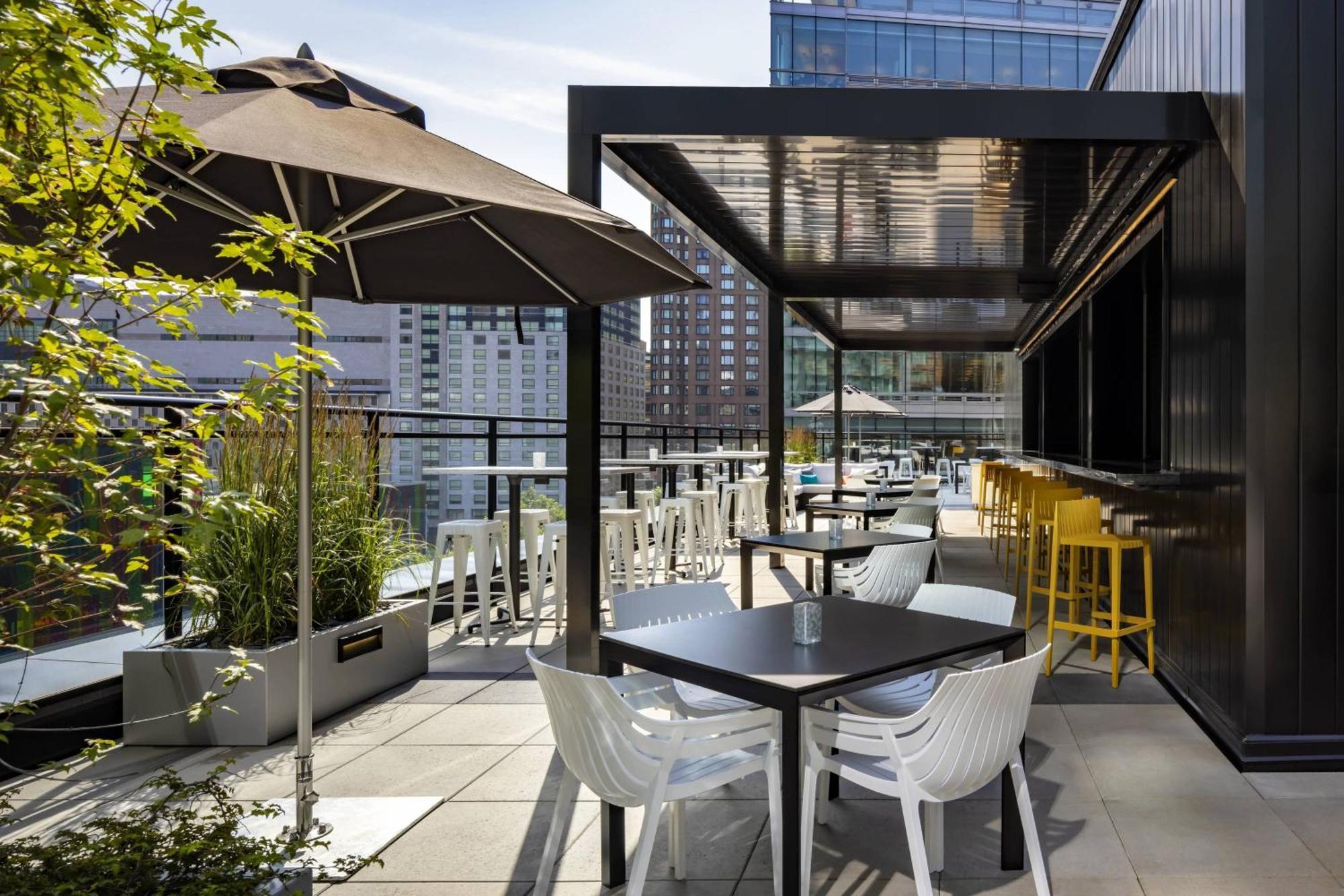 Humaniti Hotel Montreal, Autograph Collection Экстерьер фото